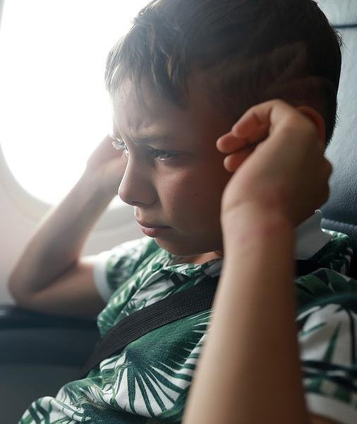 Douleur oreille : comprendre le tympan perforé et ses solutions